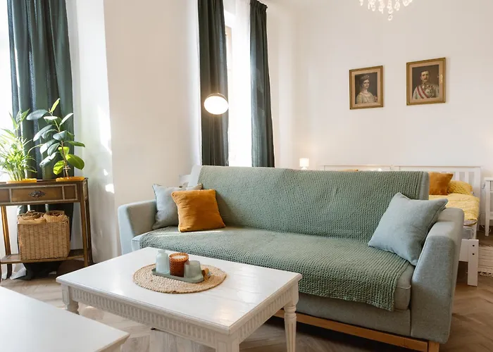 Franz Josef Apartmany, Zita Decin